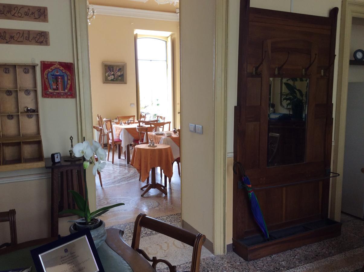Hotel Villa Della Quercia 베르바니아 외부 사진