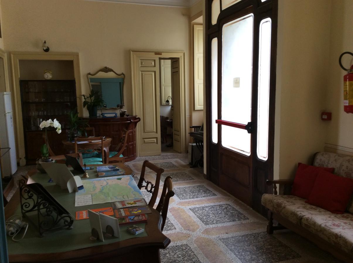 Hotel Villa Della Quercia 베르바니아 외부 사진